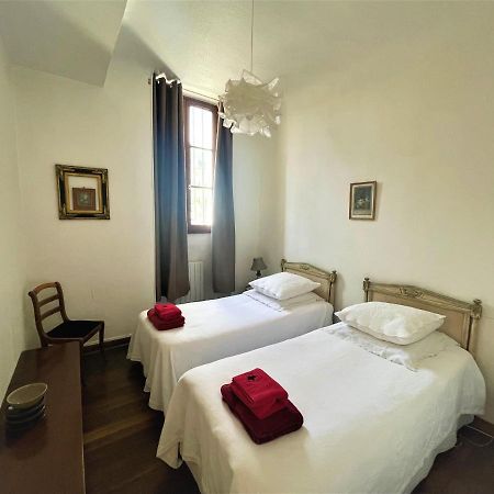 Tres Bel Appartement Dijonnais Place Wilson Gutembert Exterior foto